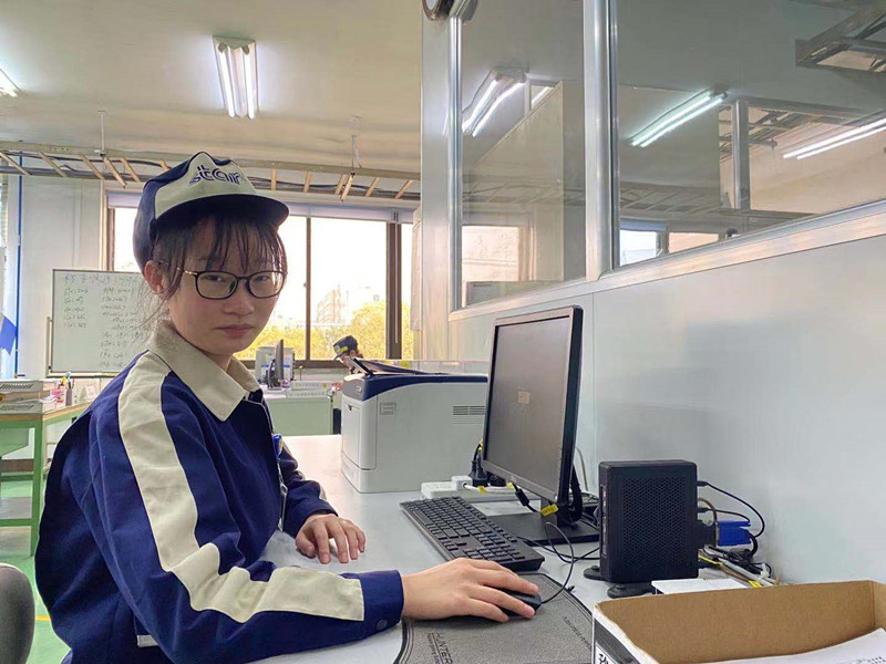 5de5f5a0021ee6.00031720.jpg 丁秋爽.jpg